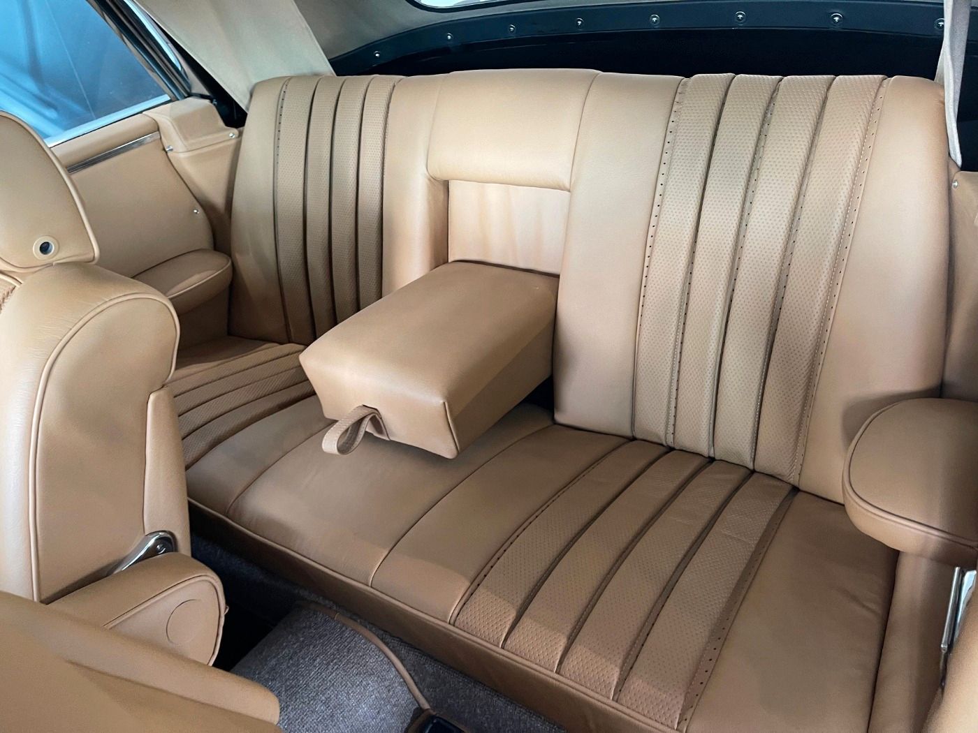 Fahrzeugabbildung Mercedes-Benz 280 SE - W111 Cabriolet Flachkühler/dt. Zul.