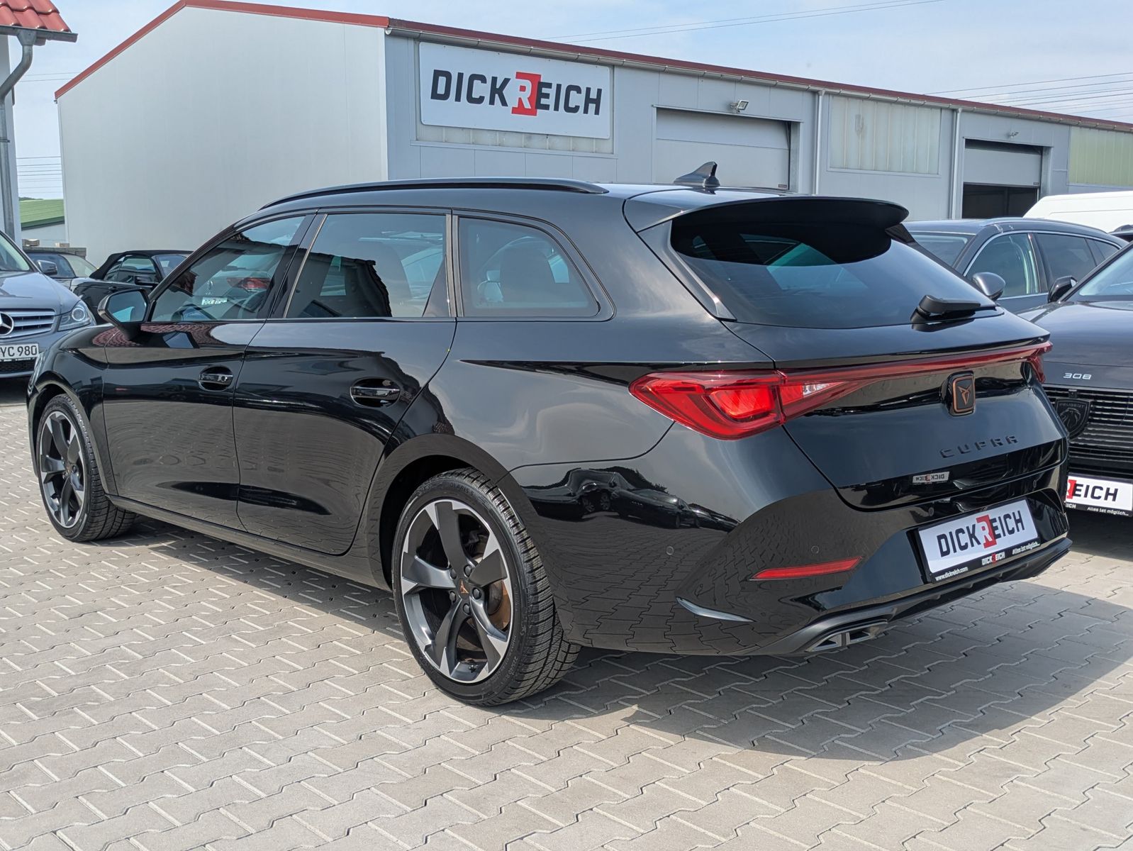 Fahrzeugabbildung CUPRA Leon 1.5 eTSI DSG MATRIX-LED*ACC*APP*KAMERA*18"