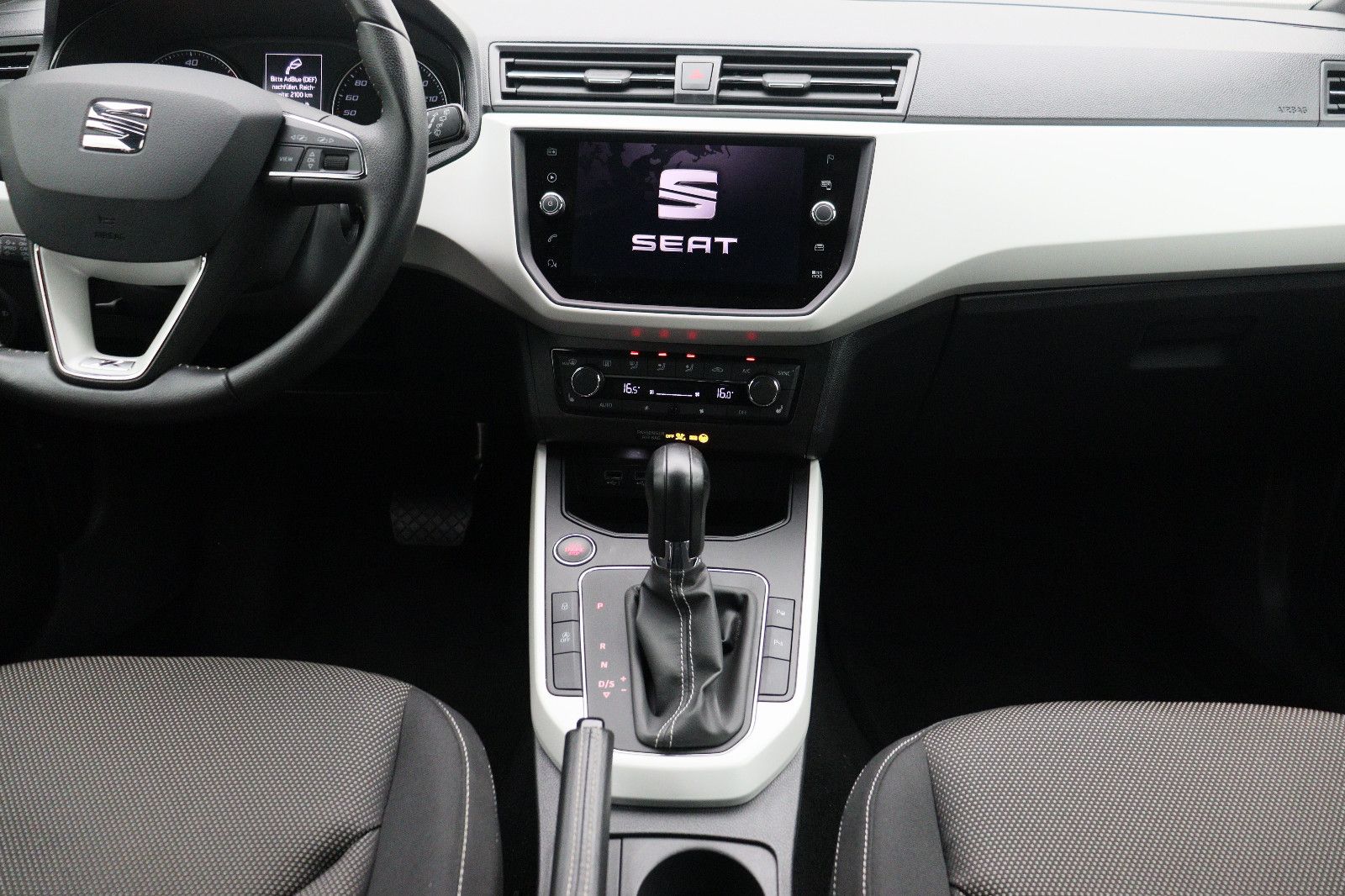 Fahrzeugabbildung SEAT Arona Xcellence DSG Navi Kamera ACC