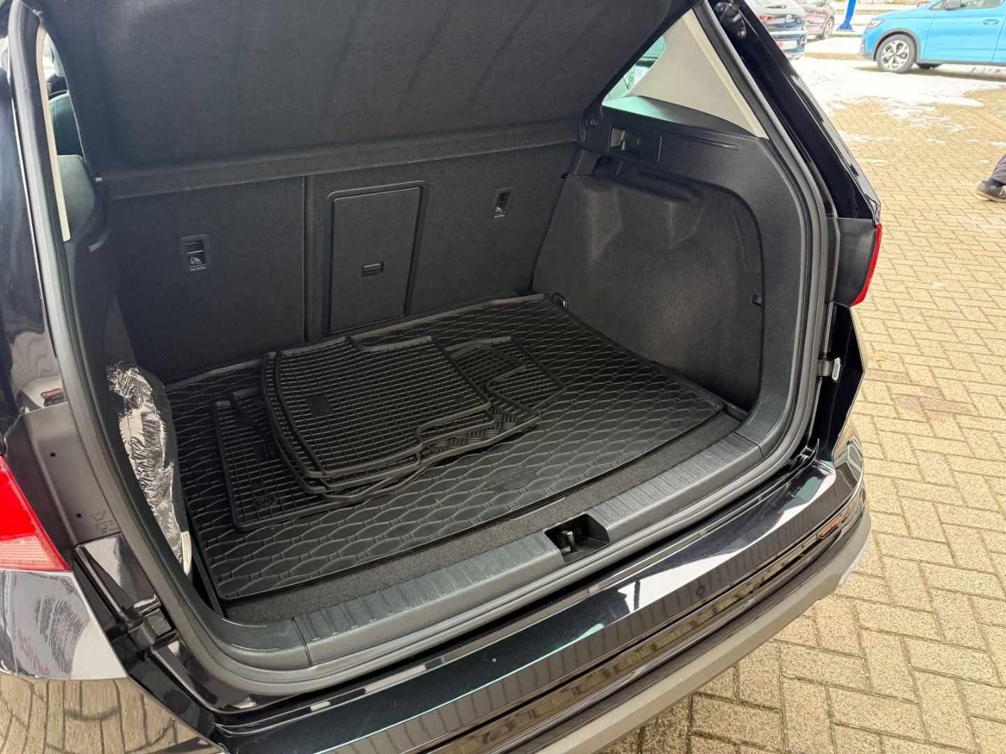 SEAT Ateca FR AHK-klappbar Navi Digitales Cockpit LED - Image 25