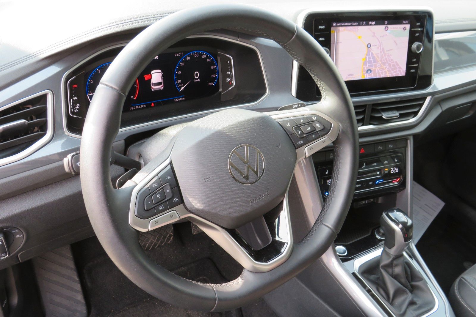 Fahrzeugabbildung Volkswagen T-Roc Style KAMERA ACC NAVI APP SITZH DIGI-COPI