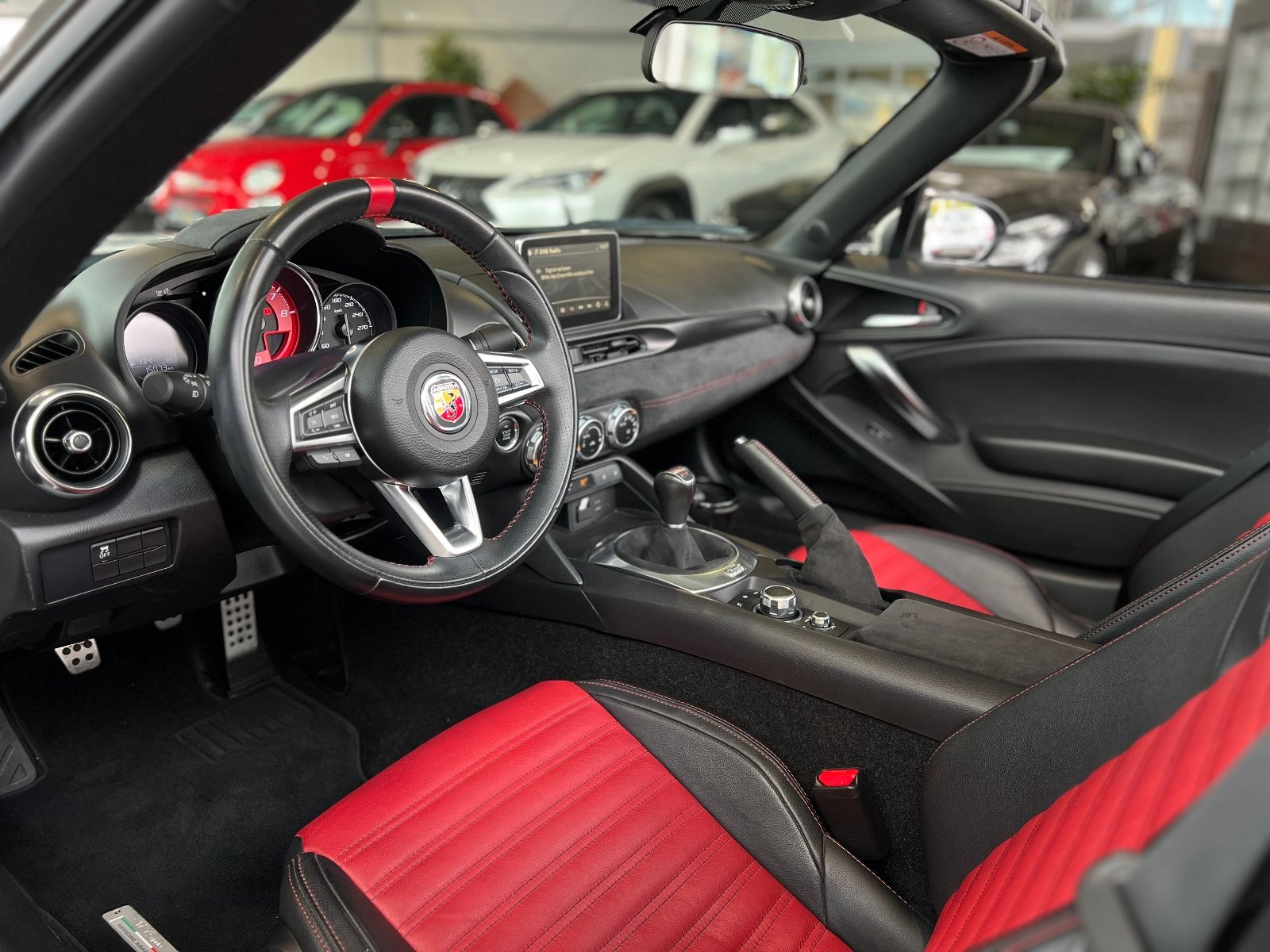 Fahrzeugabbildung Abarth 124 Spider Turbo Turismo LED LEDER