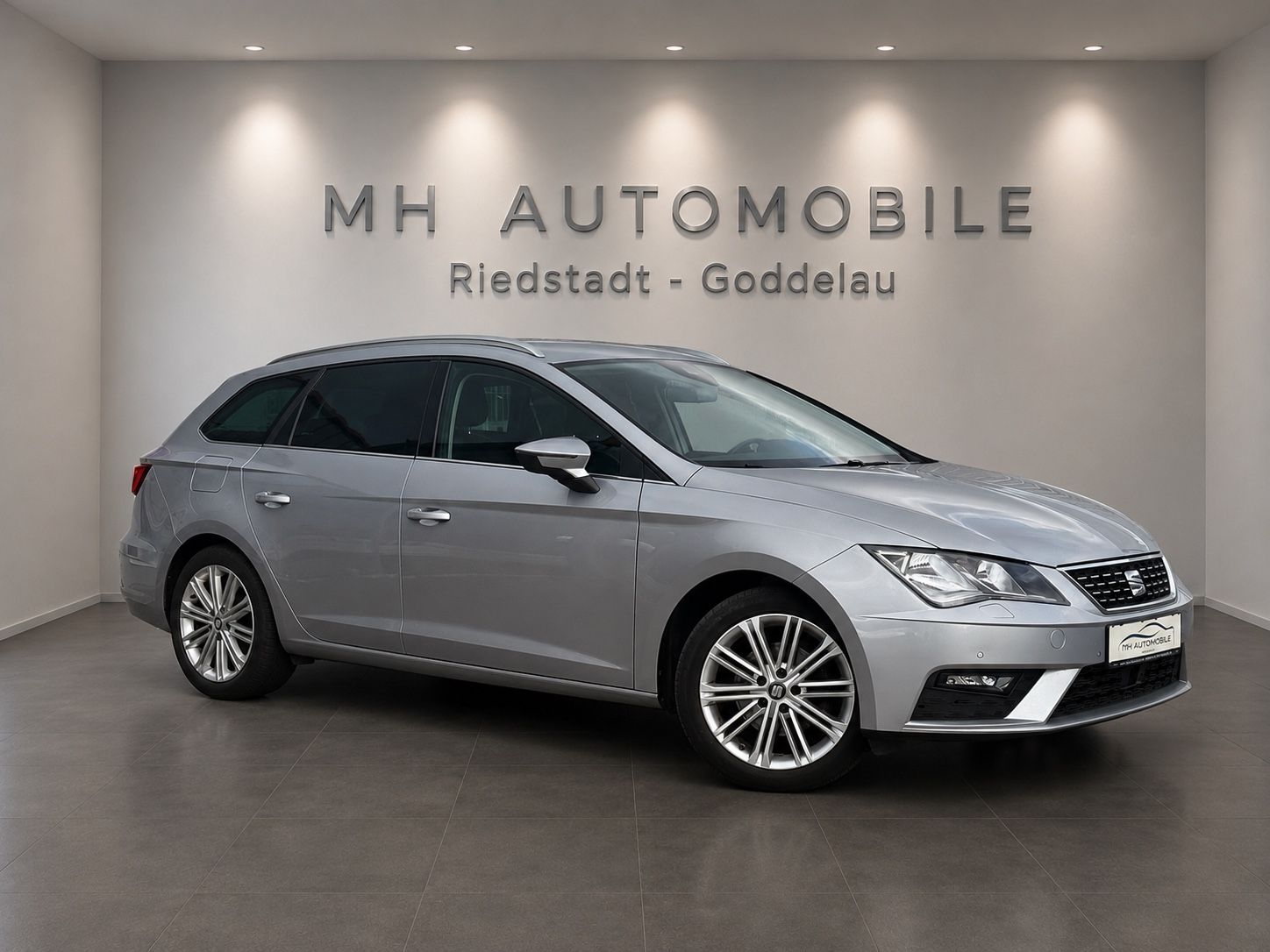 SEAT LEON*XCELLENCE*KLIMA*SHZ*NAVI*TÜV*BT*PDC*DSG*