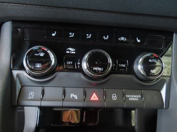 Fotografie 25 des Skoda Karoq Sportline 1.5 DSG 5-J.Garantie Matrix Navi