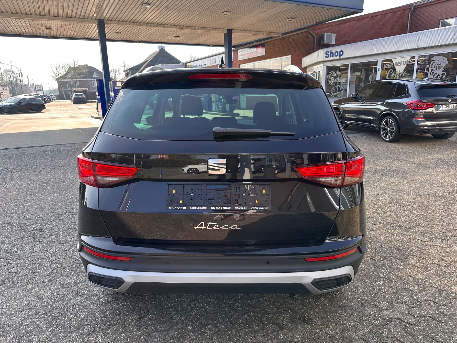 Fahrzeugabbildung SEAT Ateca 1.5 TSI Style DSG AHK/Navi/ACC/LED/SHZ/APP