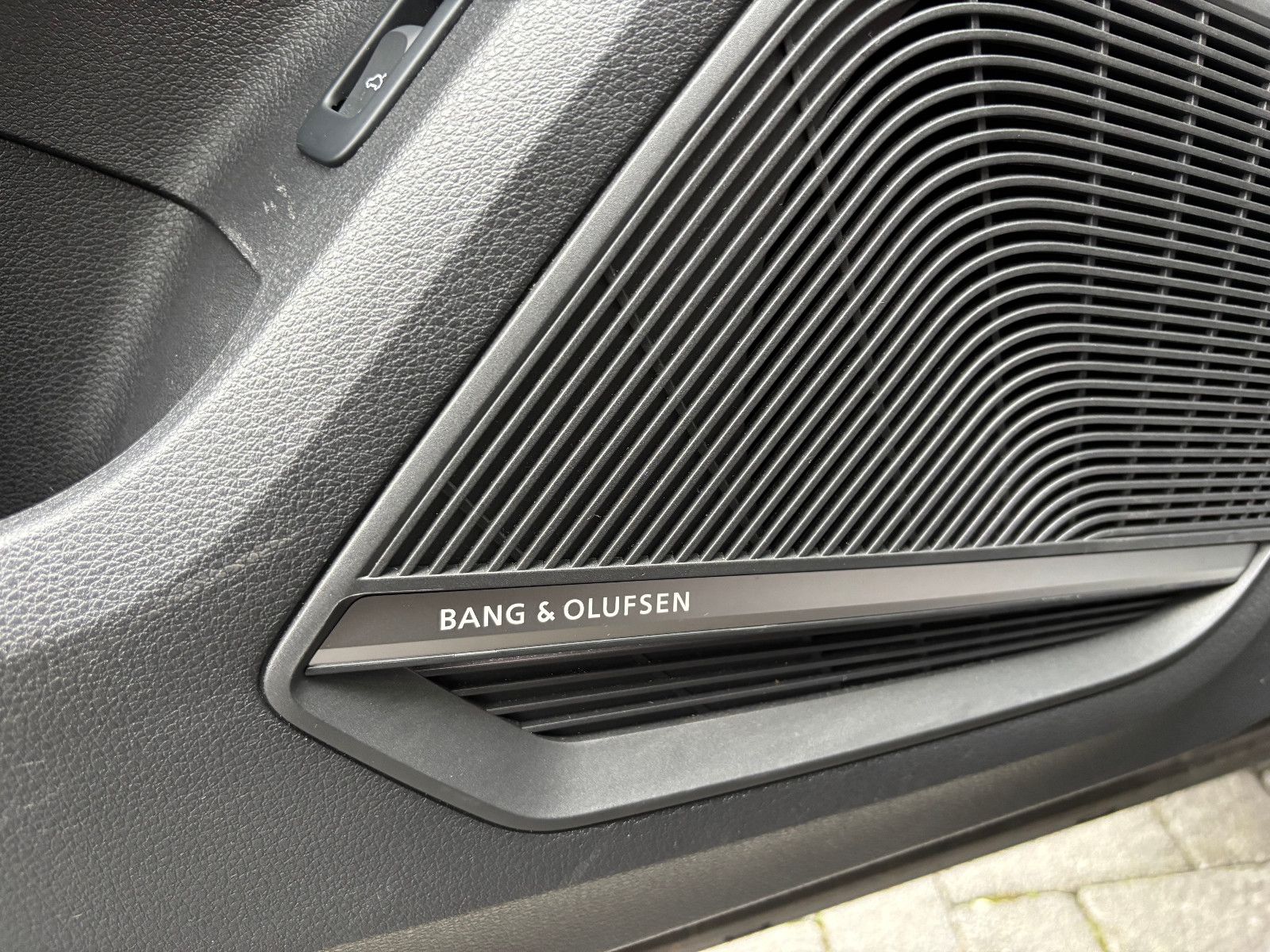 Fahrzeugabbildung Audi Q2 quattro sport/S-LINE/HEAD-UP/KAMERA/B&O