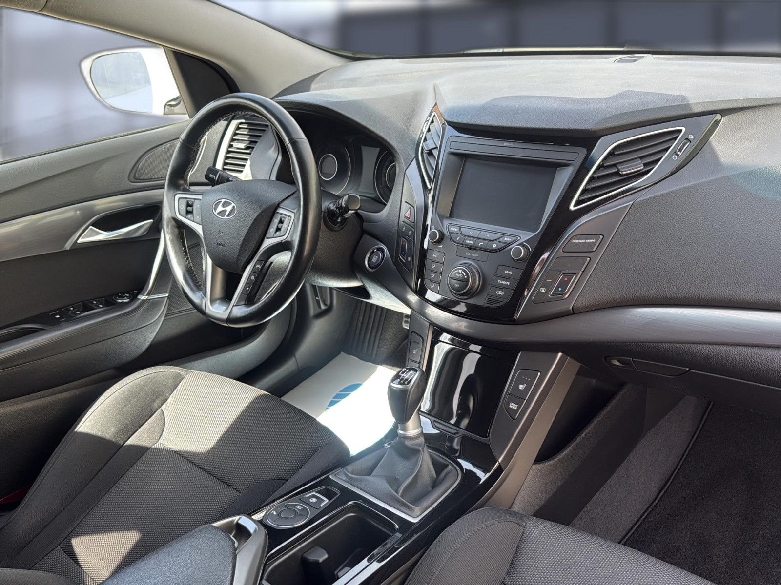 Fahrzeugabbildung Hyundai i40 2.0 GDI / unfallfrei / AHK