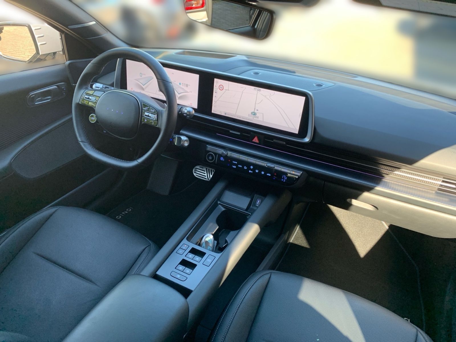 Fahrzeugabbildung Hyundai IONIQ 6 Uniq 77,4 kWh Elektro 4WD