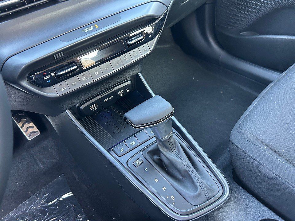 Fahrzeugabbildung Hyundai BAYON MY25 1.0T DCT TREND KOMF-P KEYLESS+NAV+LED