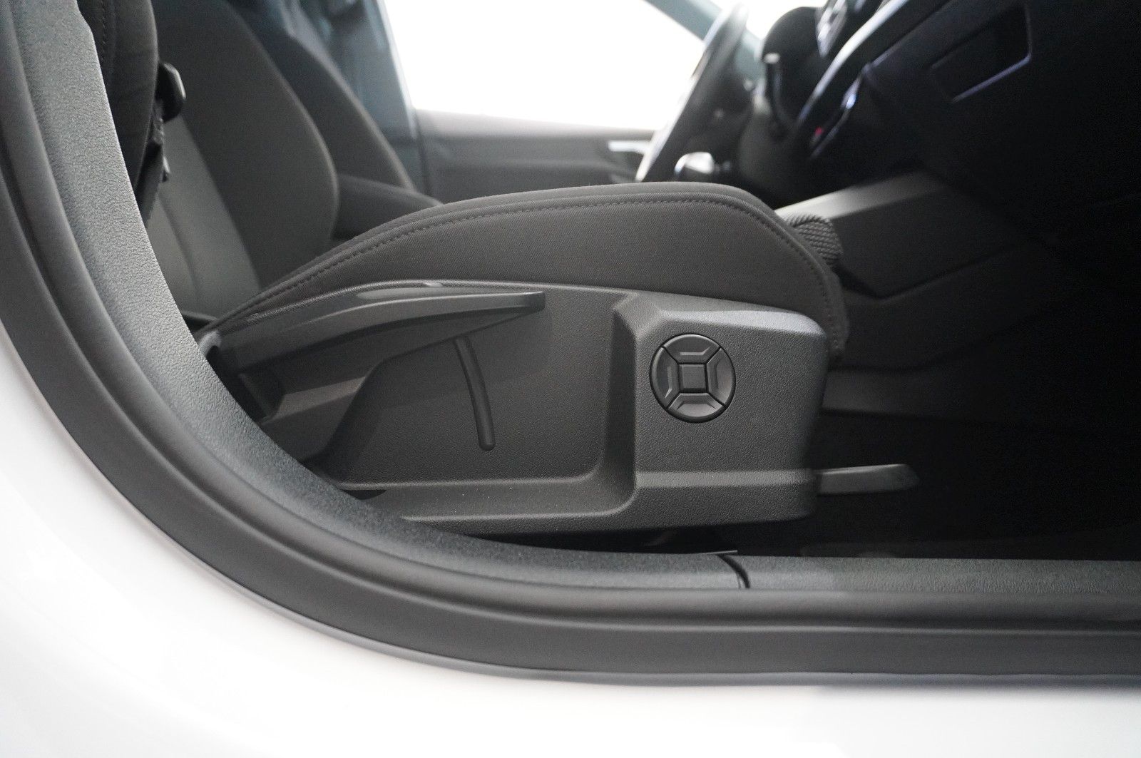 Fahrzeugabbildung Audi A3 Sportback 35 TFSI NAVI/LED/SHZ/VIRTU./TEMP.