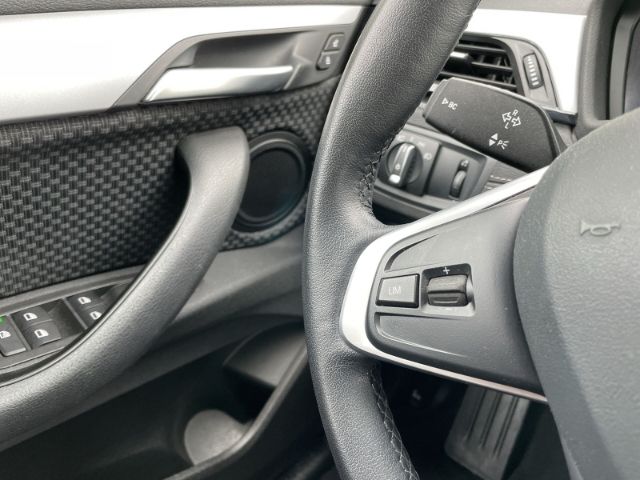 Fahrzeugabbildung BMW X2 sDrive 18i Autom. Navi, Sitzheizung, DAB