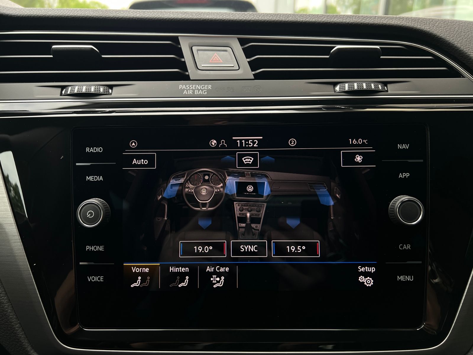 Fahrzeugabbildung Volkswagen Touran Comfortline 1.5 TSI DSG *LED, AHK, 7-Sitz