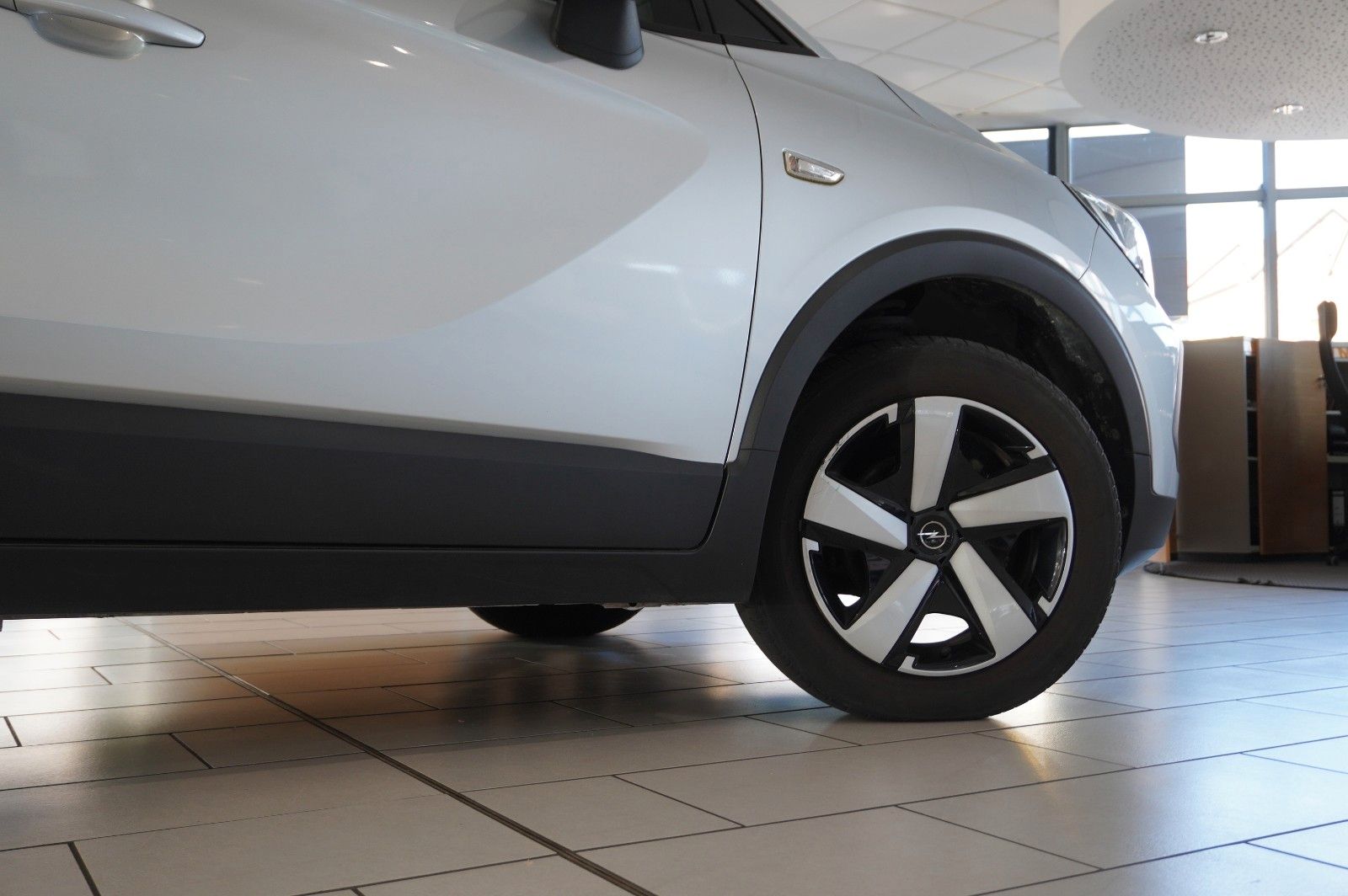 Fahrzeugabbildung Opel Crossland (X) 1.5D EDITION NAVI/LED/KAMERA/DAB+