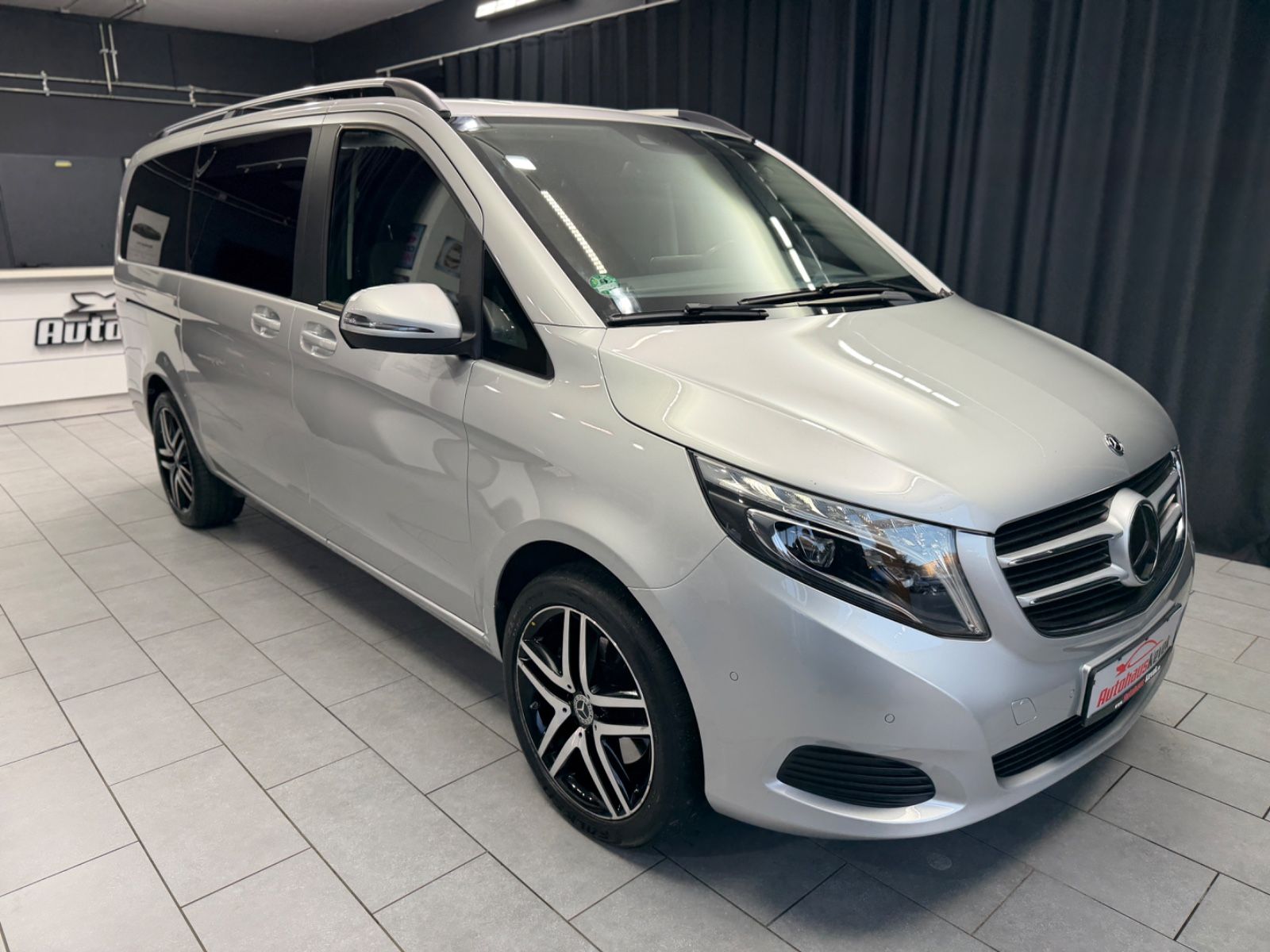 Fahrzeugabbildung Mercedes-Benz V 220 d EDITION 4MATIC lang |ACC|RF-KAMERA|NAVI|
