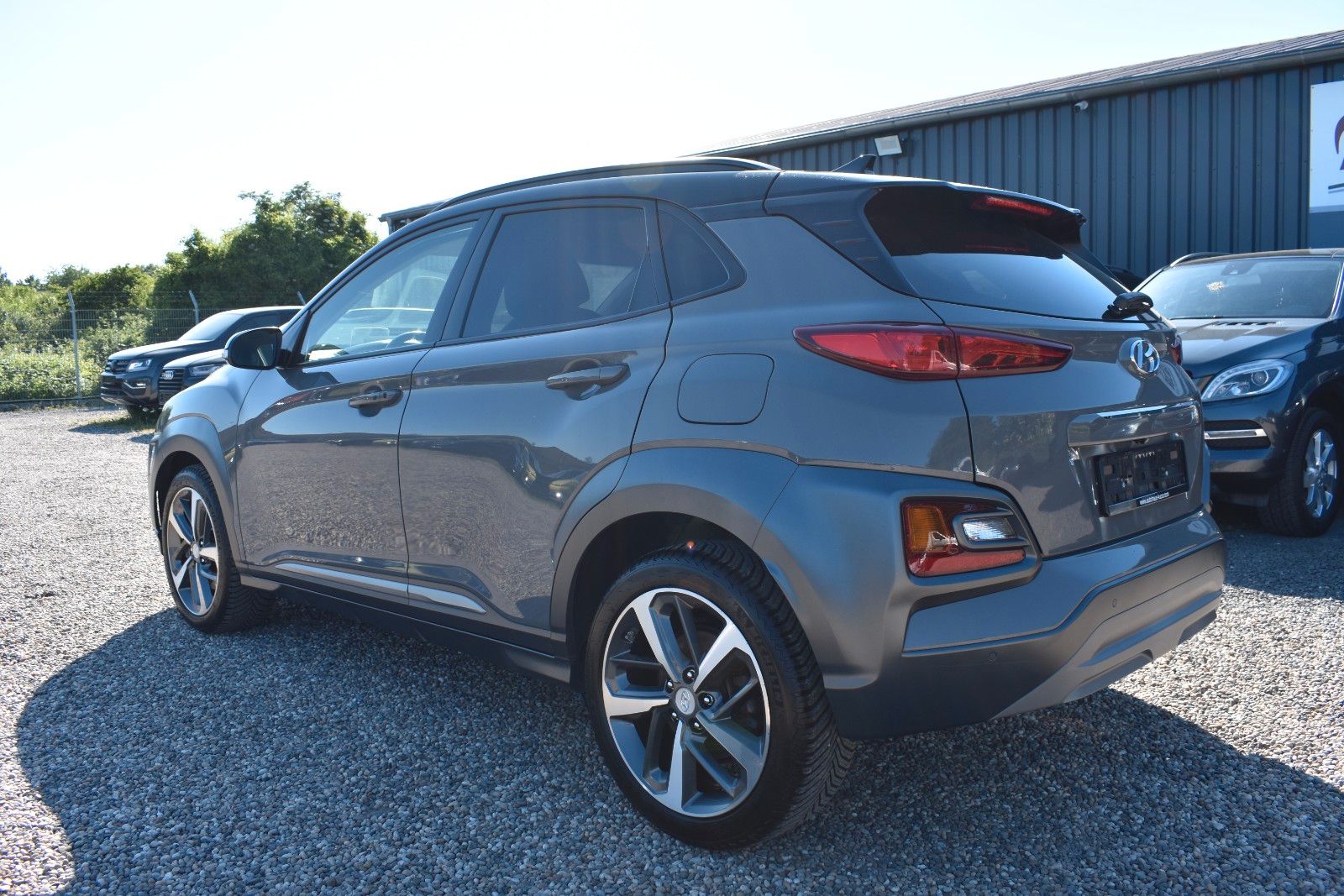 Fahrzeugabbildung Hyundai Kona Premium 4WD HUD LED ACC Automatik 1.Hand