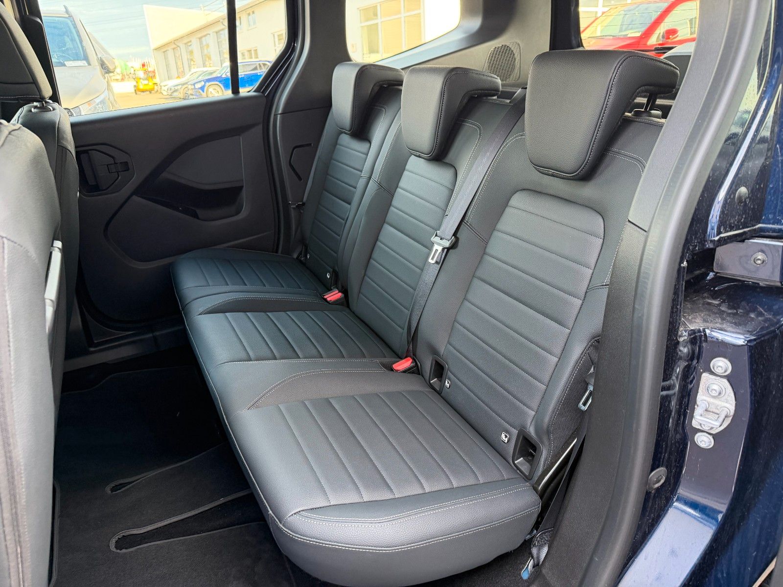 Fahrzeugabbildung Mercedes-Benz T 180 d PROGRESSIVE Autom LED Klimaautom MBUX