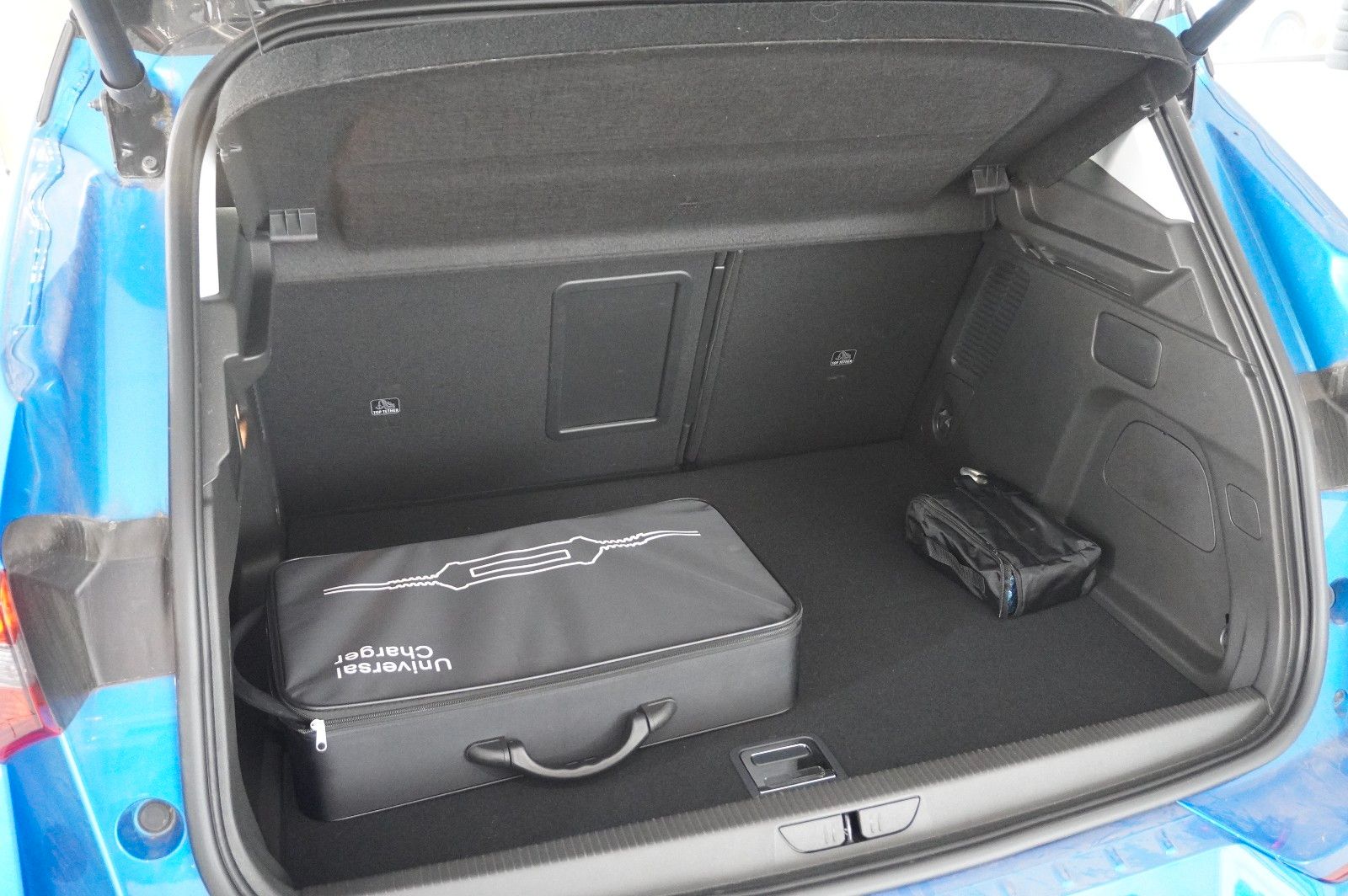 Fahrzeugabbildung Opel Grandland (X) 1.6T GSe 4HYBRID NAVI/LED/KAMERA