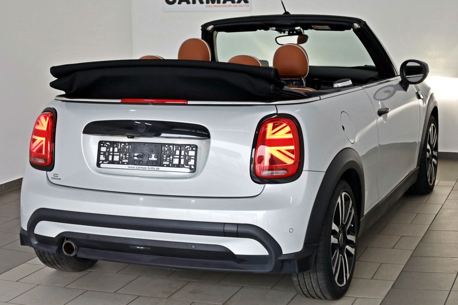 Fahrzeugabbildung MINI Cooper Cabrio Classic Trim,Leder,Navi,Kamera,HUD