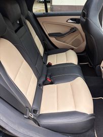 Mercedes CLA 180 Shooting Brake - 4