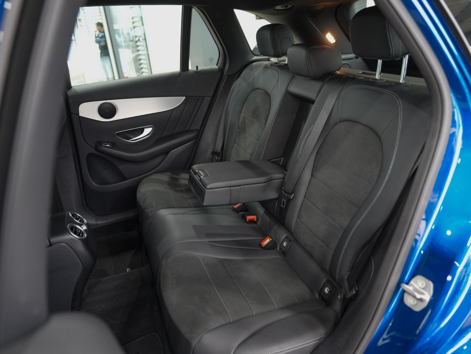 Mercedes-Benz GLC 300 4M*AMG-LINE*LEDER*LED*KAMERA*1.HAND