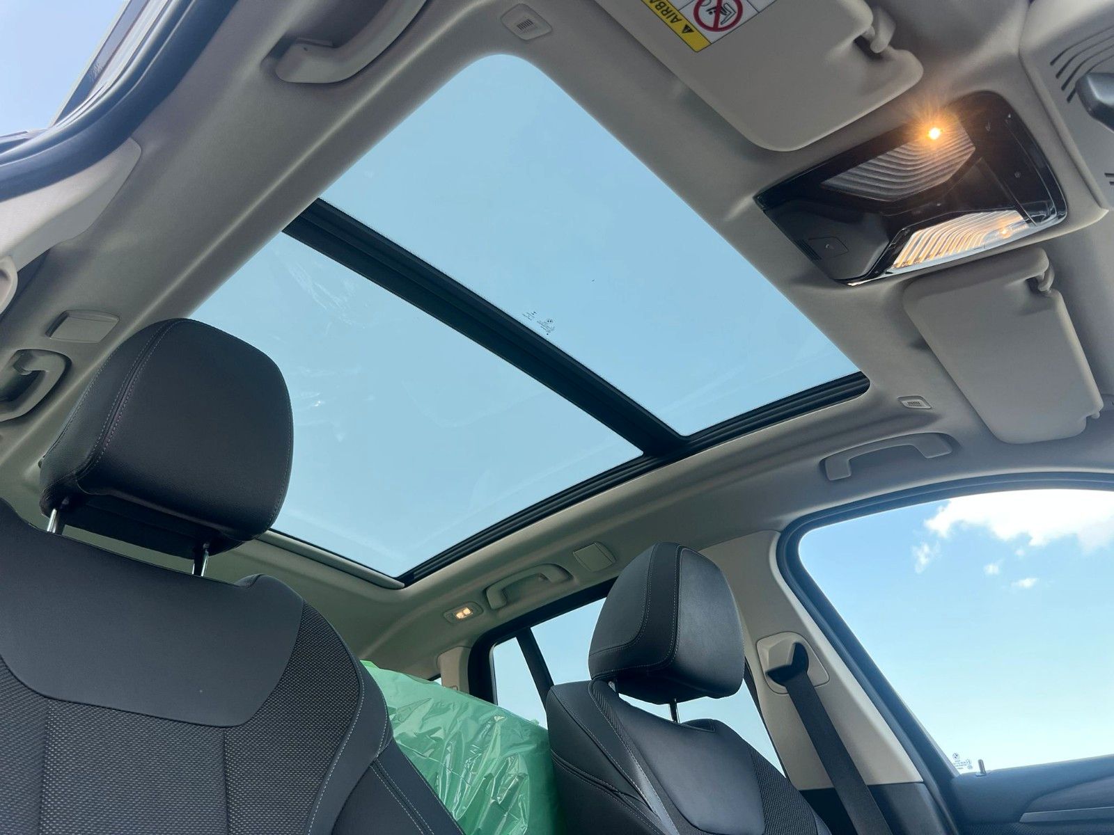 Fahrzeugabbildung BMW X3 xDrive 20d Advantage,Leder,Navi,HUD,PanoD,AHK