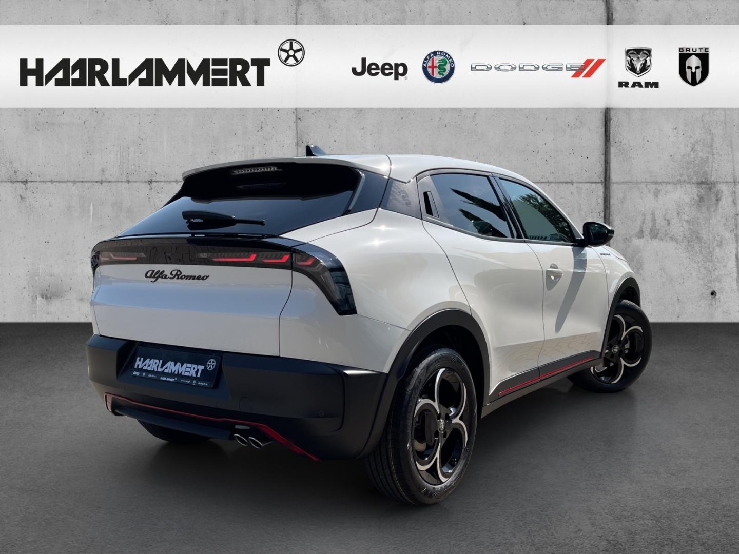 Alfa Romeo Junior IBRIDA Speciale 1.2 VGT MASSAGE+PDC+KAMER