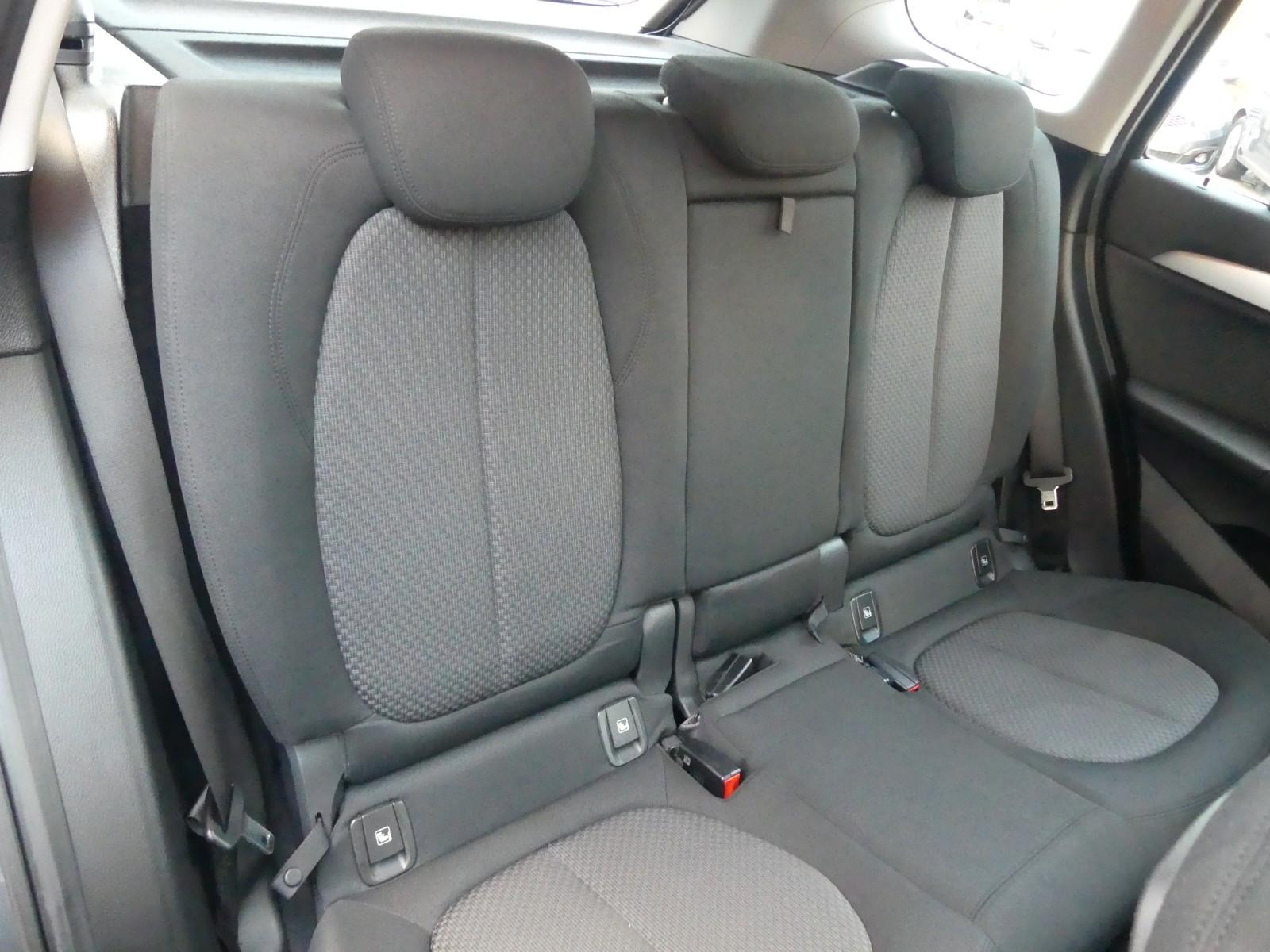 BMW X1 sDrive 18 i Advantage*Navi*Sitzhzg.*Panorama
