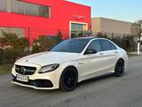 Mercedes-Benz C 63 S AMG Panorama*Memory*Burmester* - Mercedes-Benz C 63 AMG: Weiß