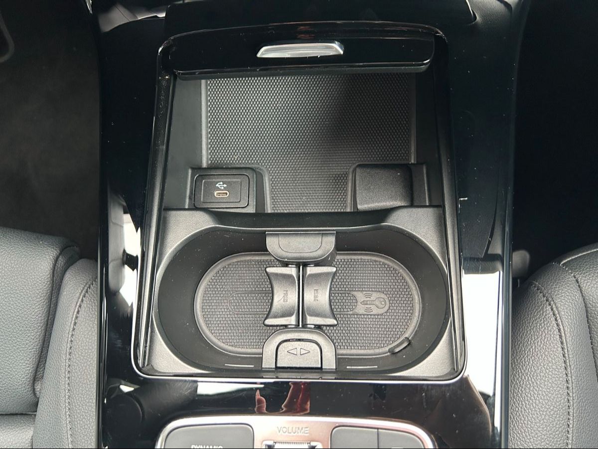 Fahrzeugabbildung Mercedes-Benz A 180 Progressive+RKamera+LED+IHC+Digital+