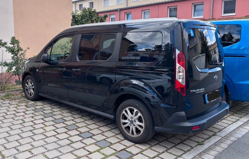 Image of Ford Grand Tourneo