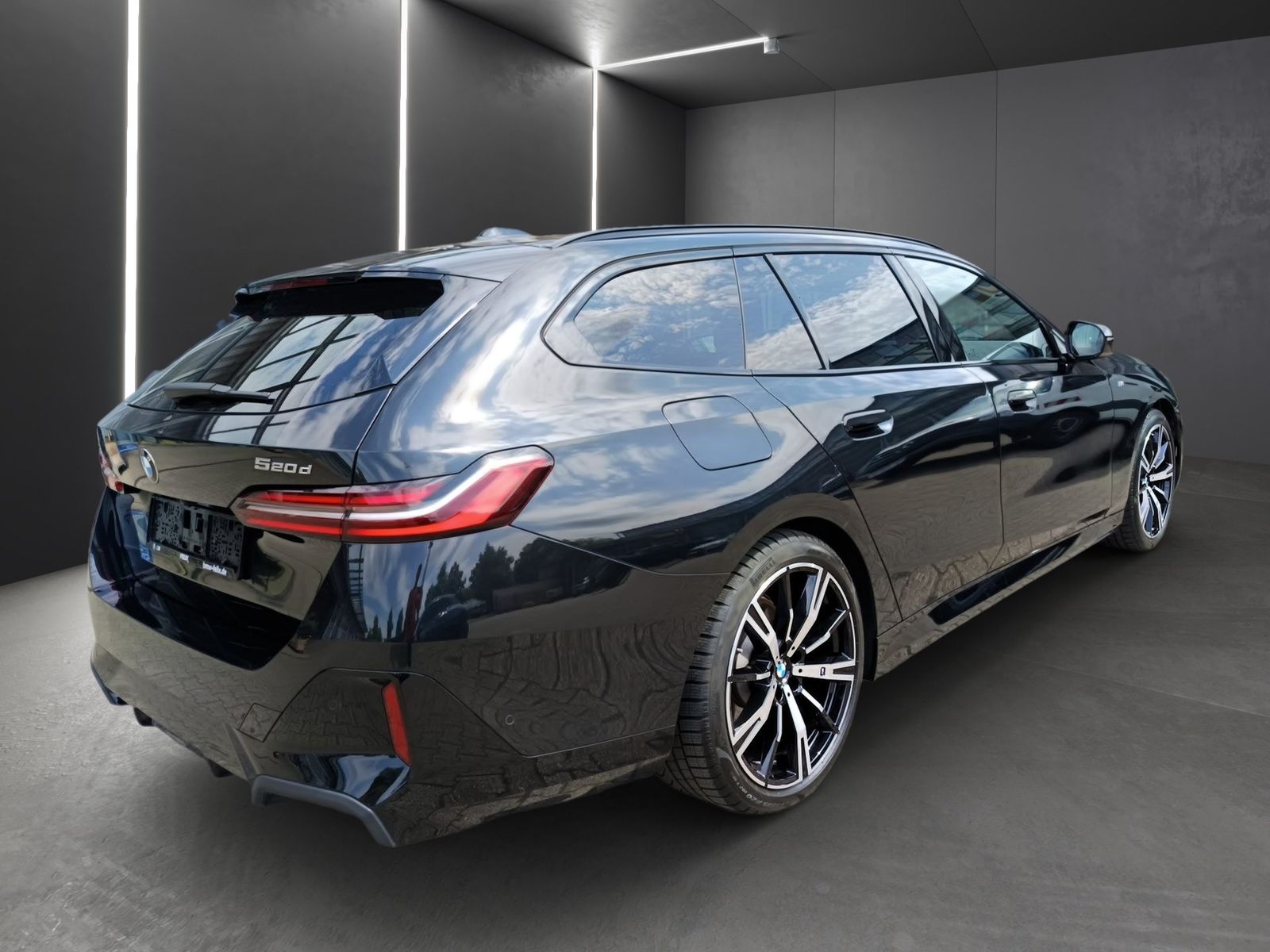 BMW 520d Touring M SPORTPAKET ICONIC GLOW ANH.KUPPLU foto 5