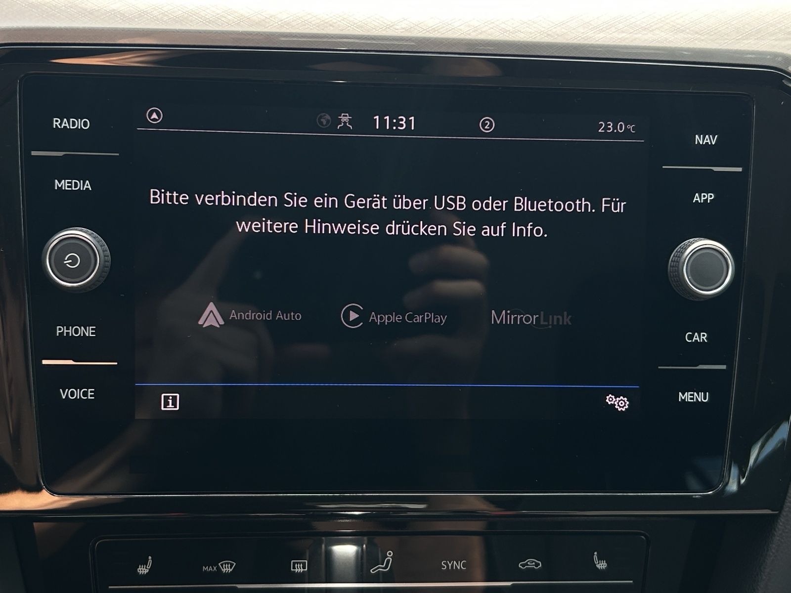 Fahrzeugabbildung Volkswagen Passat Variant TDI Business Matrix Navi ACC AID