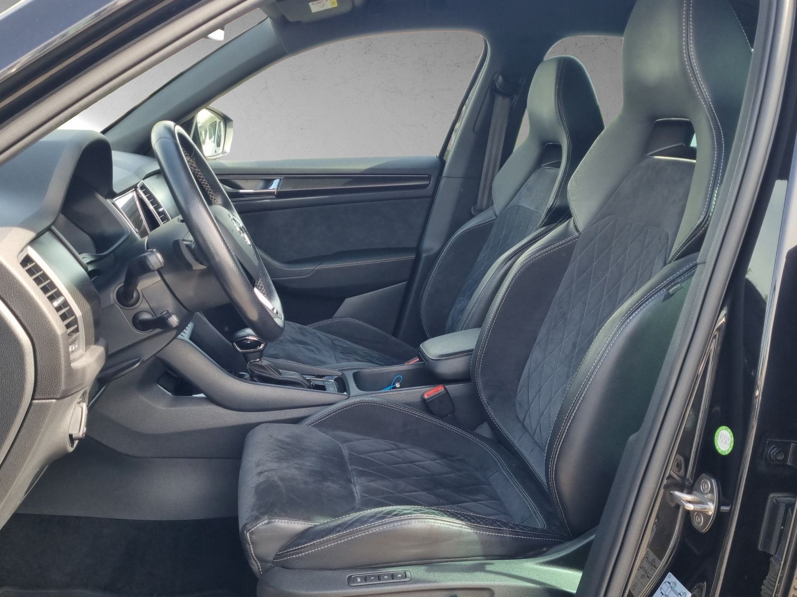 Fahrzeugabbildung SKODA Kodiaq Sportline 4x4 2,0 TSI DSG Navi ACC 360°