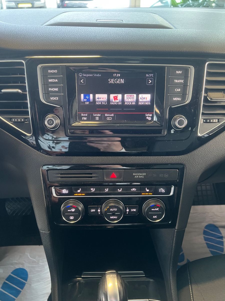 Fahrzeugabbildung Volkswagen Golf Sportsvan 1.4 TSI DSG Highline