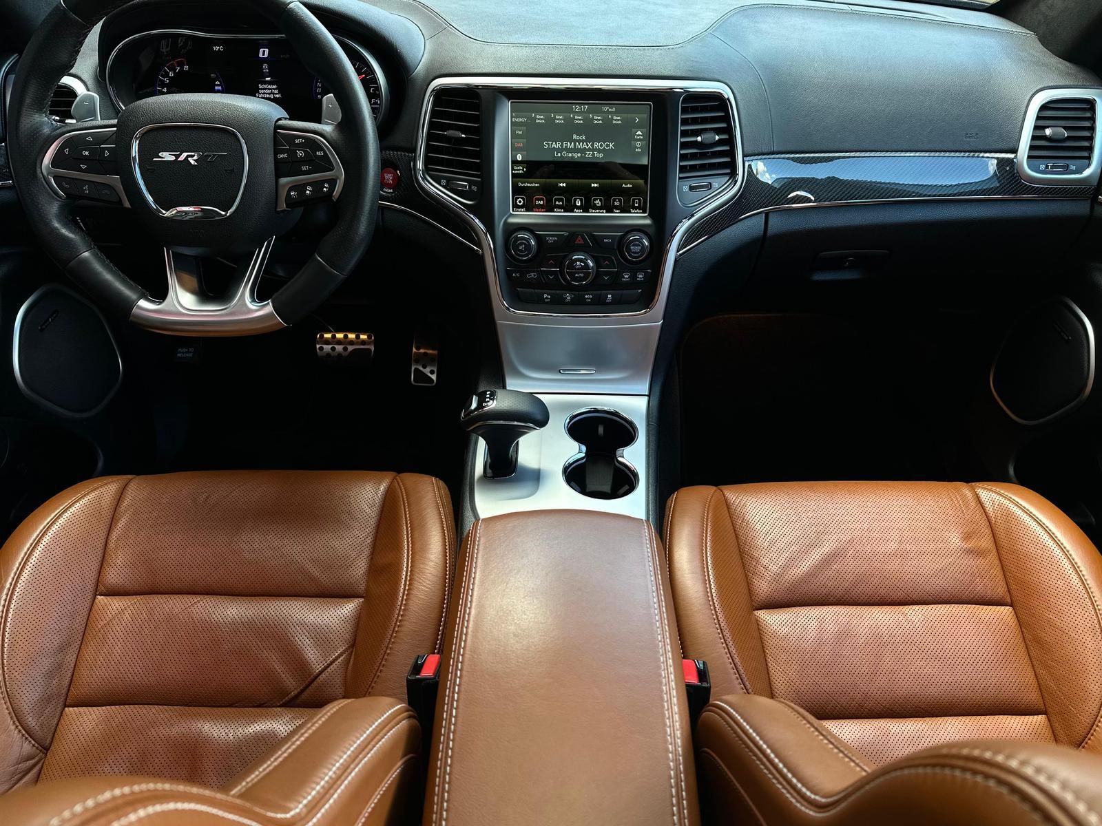 JEEP Grand Cherokee 6.4 HEMI SRT 4x4* BIXEN#AHK#PANO - Image 10