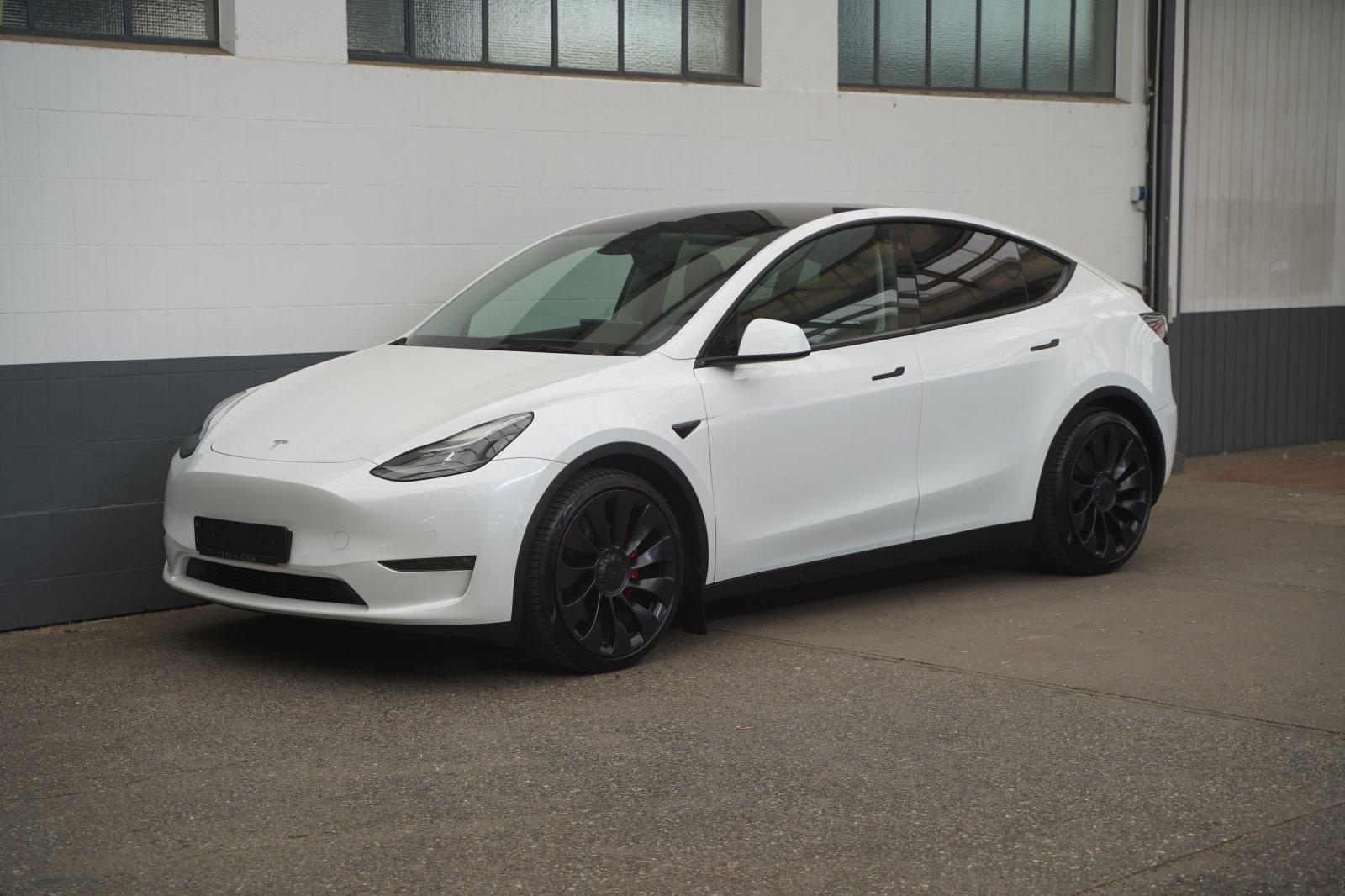 Tesla Model Y Performance *1.Hand*unfallfrei*