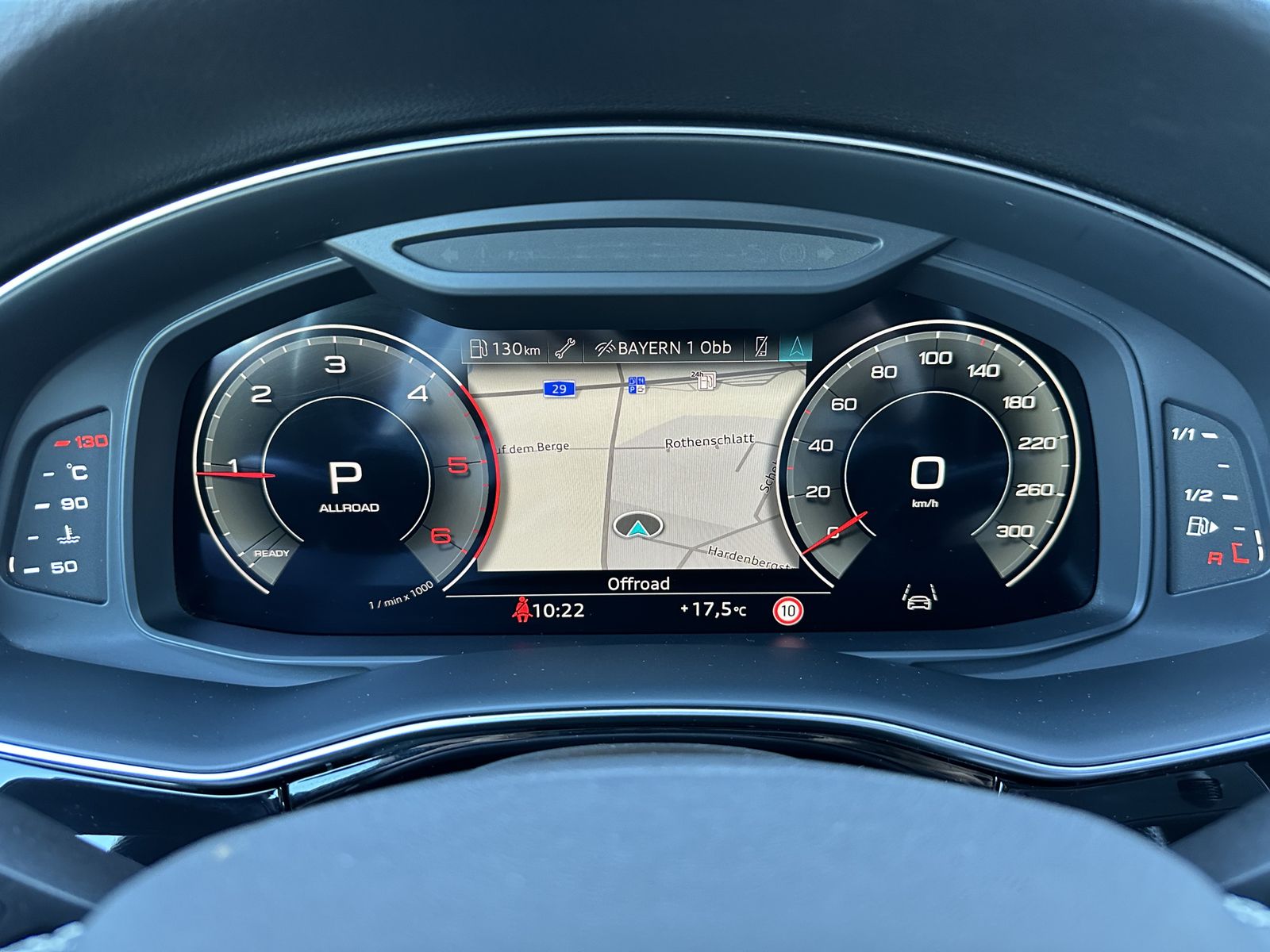 Fahrzeugabbildung Audi Q7 50 TDI S-Line Black 7Sitzer NAV+MATRIX+AHK+VC