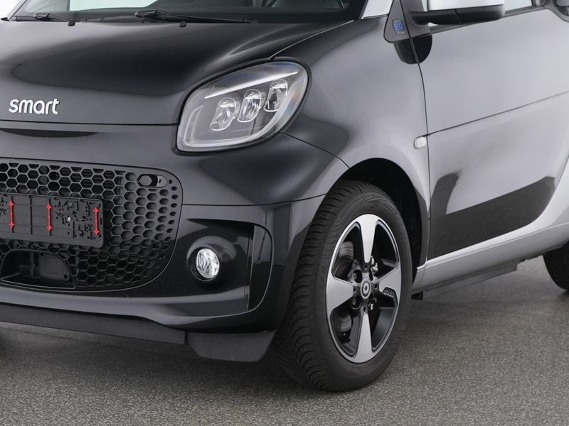 Fahrzeugabbildung Smart smart EQ fortwo Exclusive*Pano*LED*Kamera*22kW*