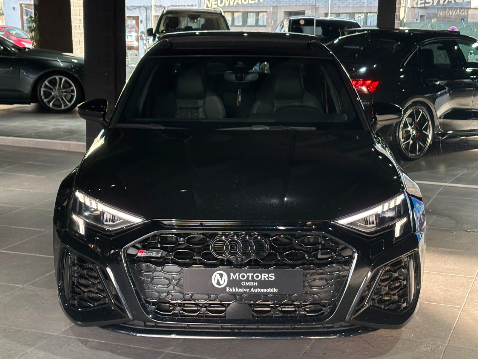 Fahrzeugabbildung Audi RS3 Lim. *Panorama*RS-Sitze*Carplay*SportAuspuff