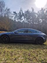 Tesla Model 3 Langstreckenbatterie - Allradantrieb... - silberne Tesla Model 3