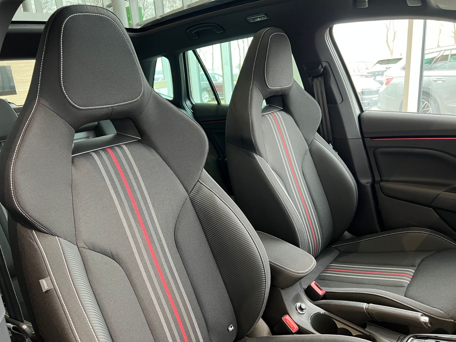 Fahrzeugabbildung SKODA Kamiq Monte Carlo 1.5 TSI DSG *AHK*