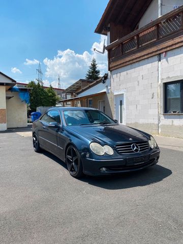 Mercedes-Benz Mercedes CLK240 Automatik Vollleder Benzin...