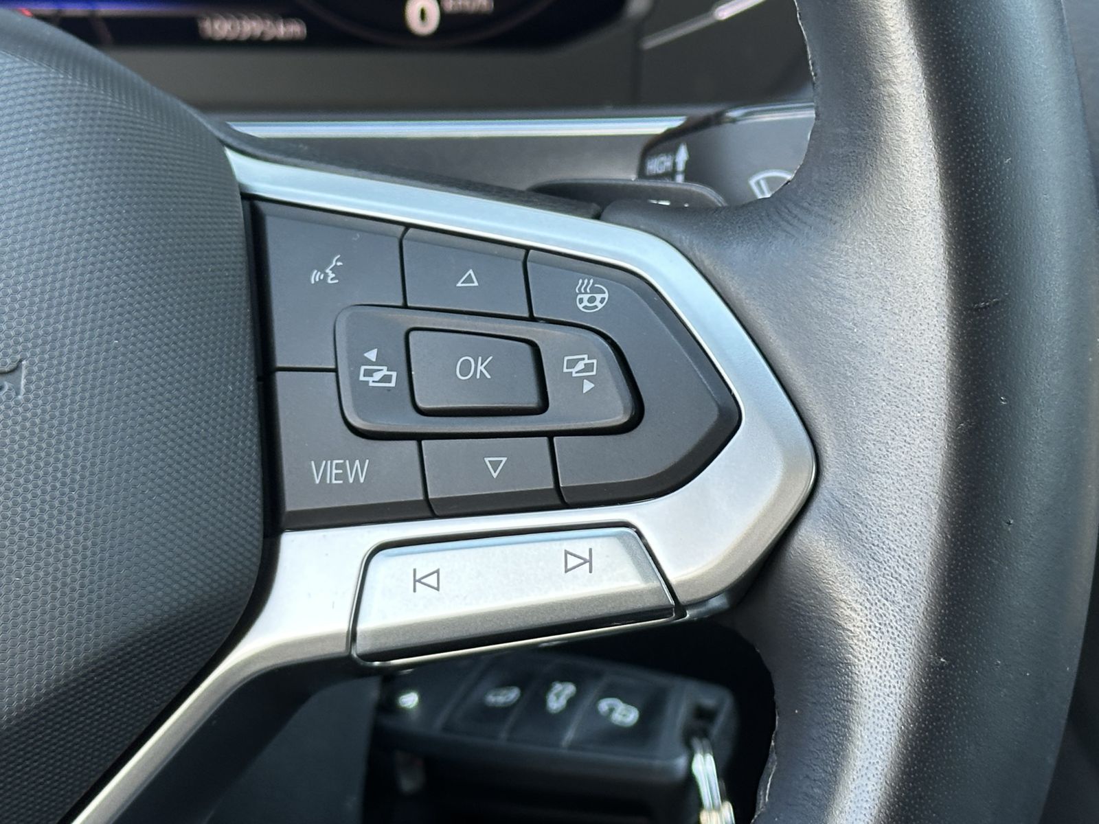 Fahrzeugabbildung Volkswagen Tiguan Allspace Life 4Motion NAV+LED+ACC+360°+VC