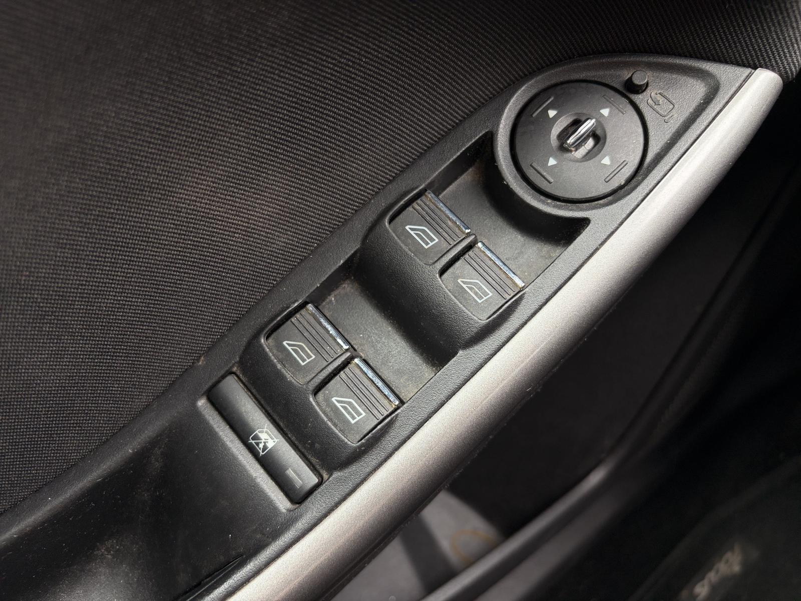 Ford Focus 2013 — photo 30
