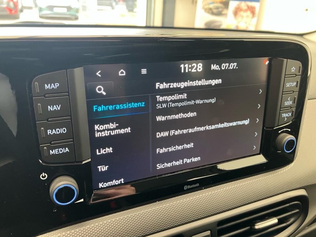 Fahrzeugabbildung Hyundai i10 1.0 Benzin 5-MT Trend Navi PDC KAM SHZ