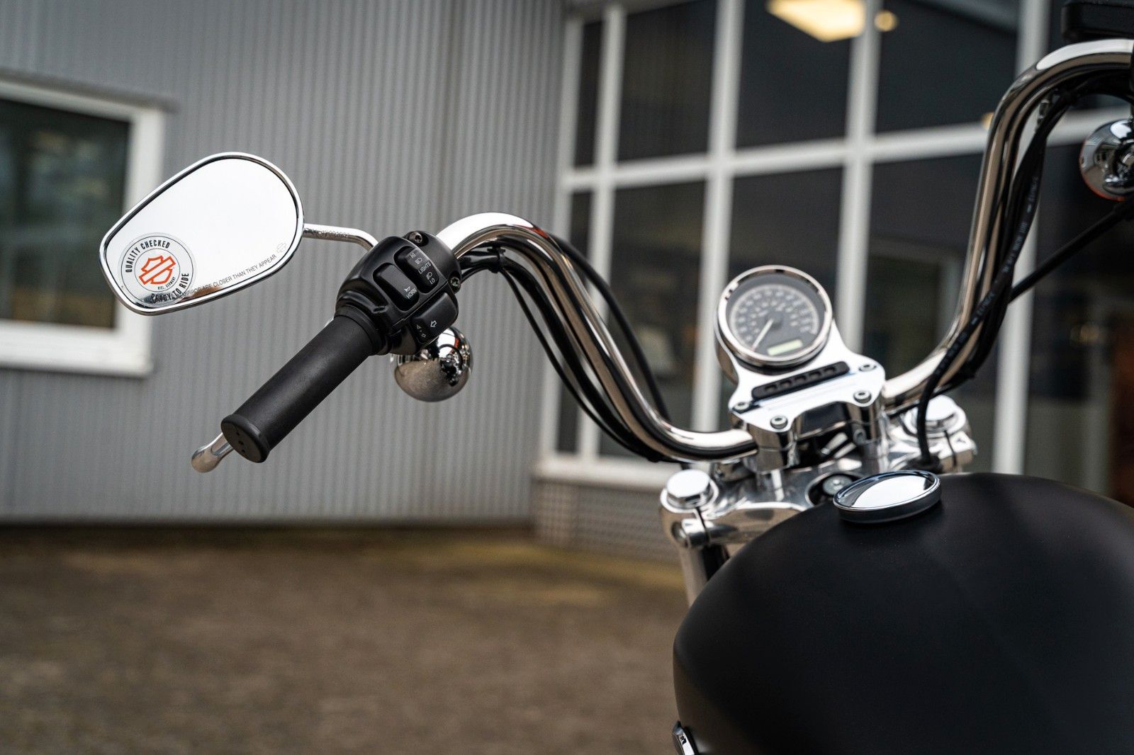 Fahrzeugabbildung Harley-Davidson Sportster XL1200CB Custom Limited -Vance&Hines-