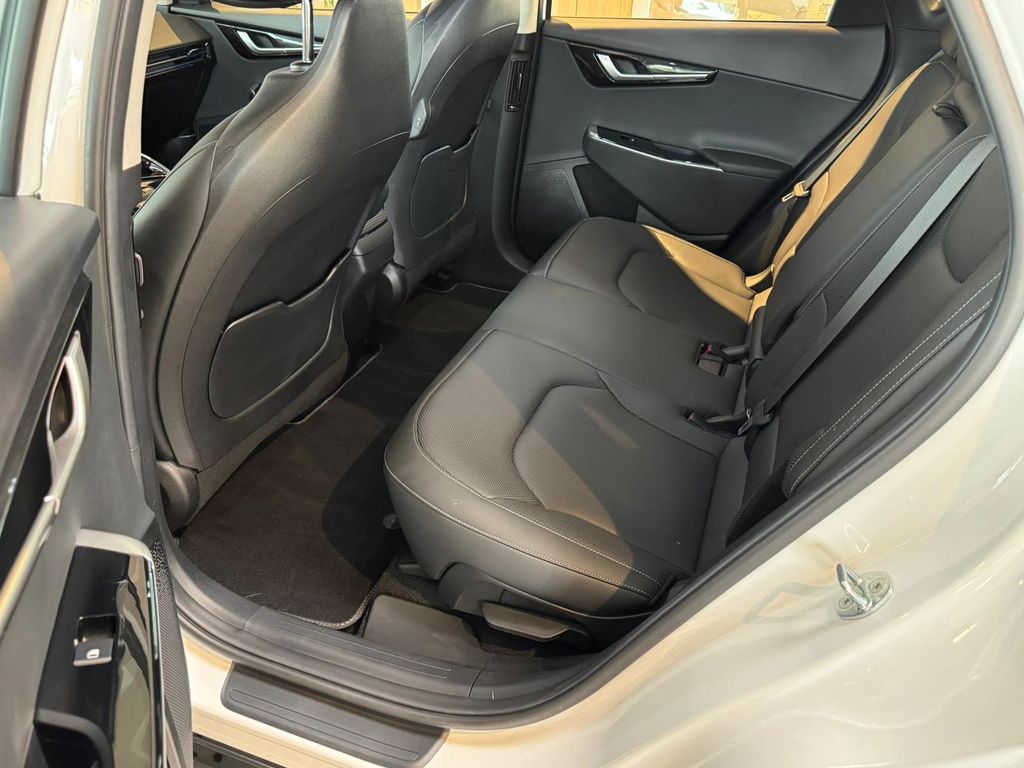 Kia EV6 77,4 kWh Basis RWD AIR-PAKET