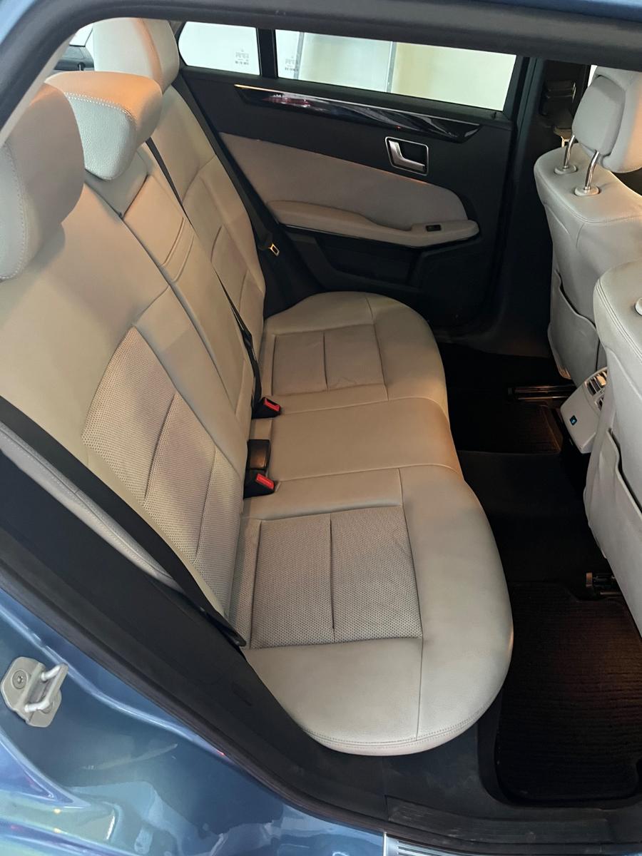 Mercedes-Benz E220 2012 — photo 11