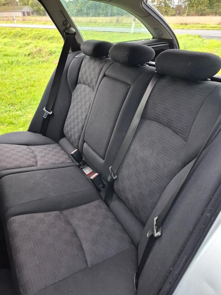 Mercedes-Benz C220 2005 — photo 9