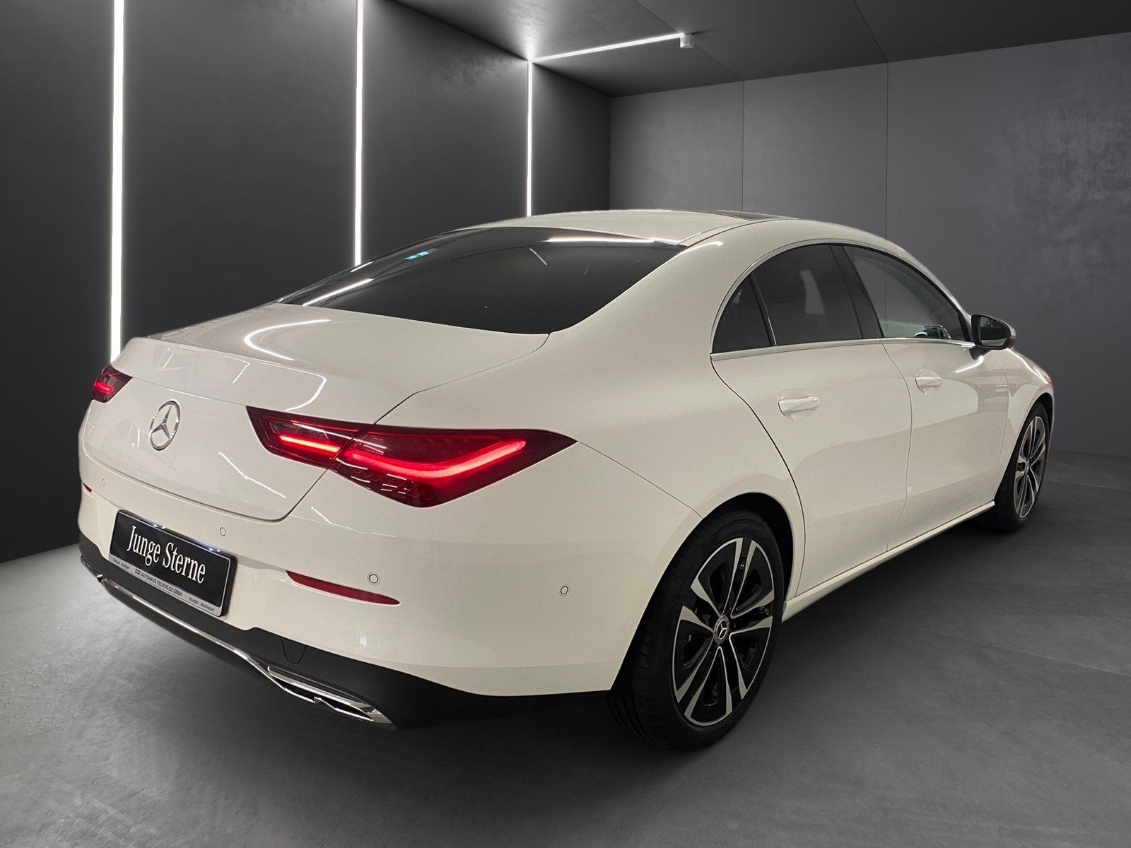Fahrzeugabbildung Mercedes-Benz CLA 180 Progressive*Pano*AHK*Kamera*LED*CarPlay*